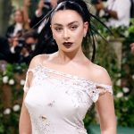 Charli xcx met gala