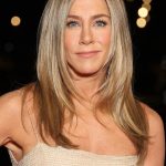 Jennifer Aniston met haar kenmerkende lange blonde lokken
