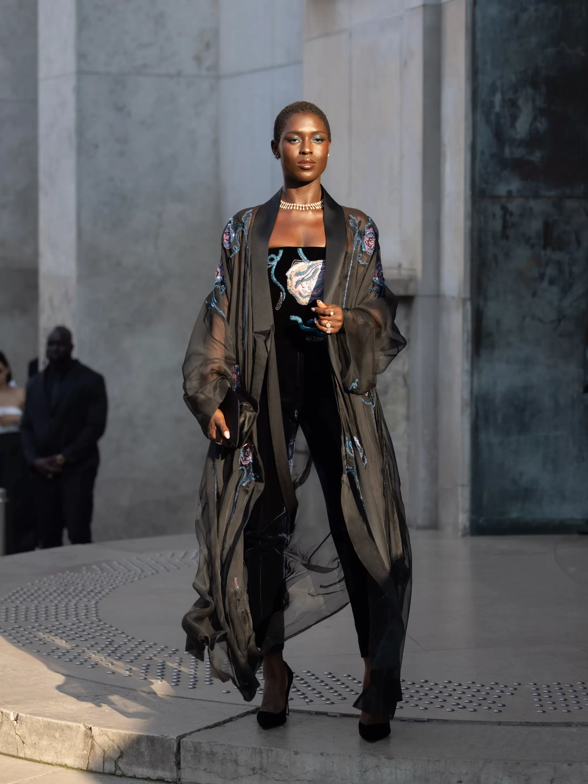 Jodie Turner-Smith bij Armani Privé