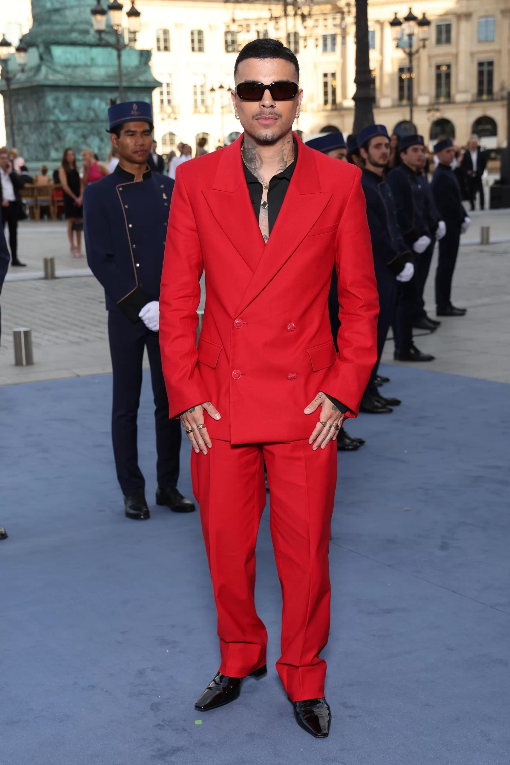Rauw Alejandro draagt een van de beste looks bij Vogue World 2024