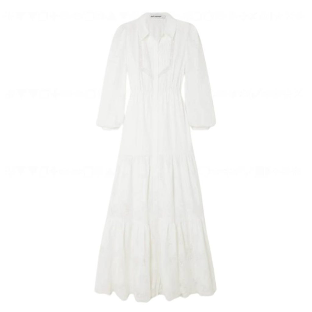 de-bohemian-stijl-keert-deze-zomer-terug-met-de-witte-kanten-jurk