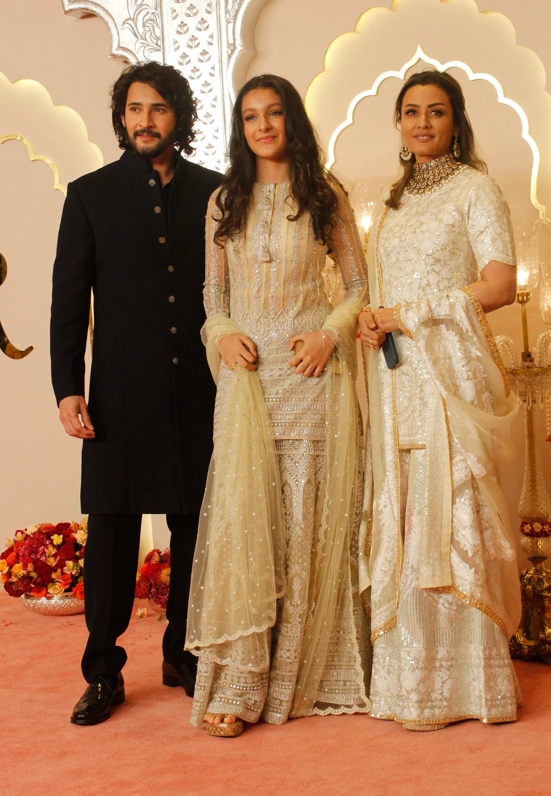 Mahaesh Babu, een gast en Namrata Shirodkar