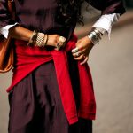 Bangles in een streetstylelook