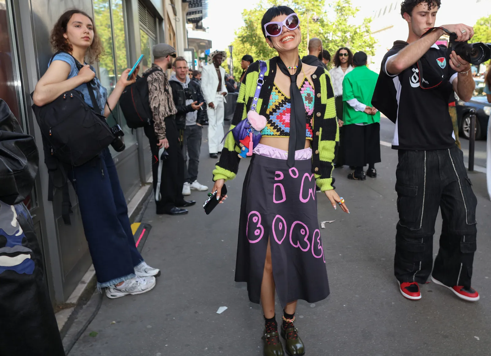 Streetstyle-inspiratie voor een brat summer