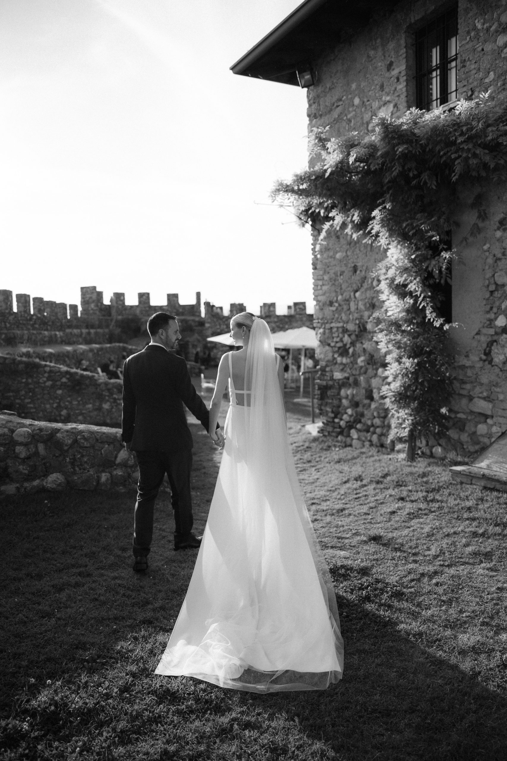 Vera Luijendijk en Riccardo Comazzi op hun bruiloft