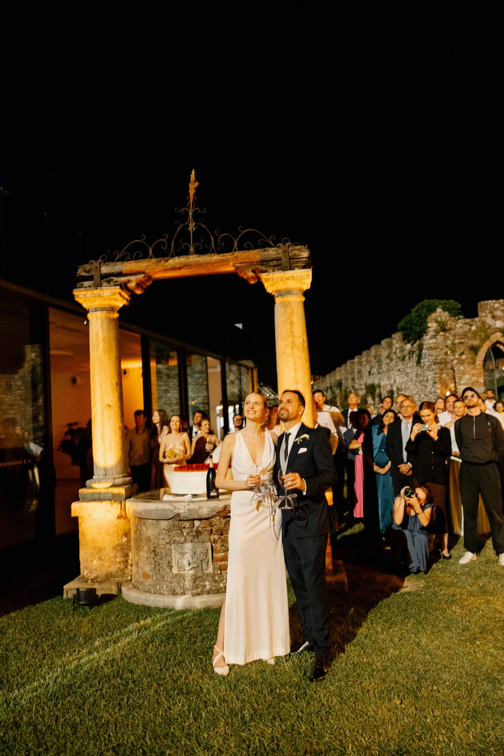 Vera Luijendijk en Riccardo Comazzi op hun bruiloft