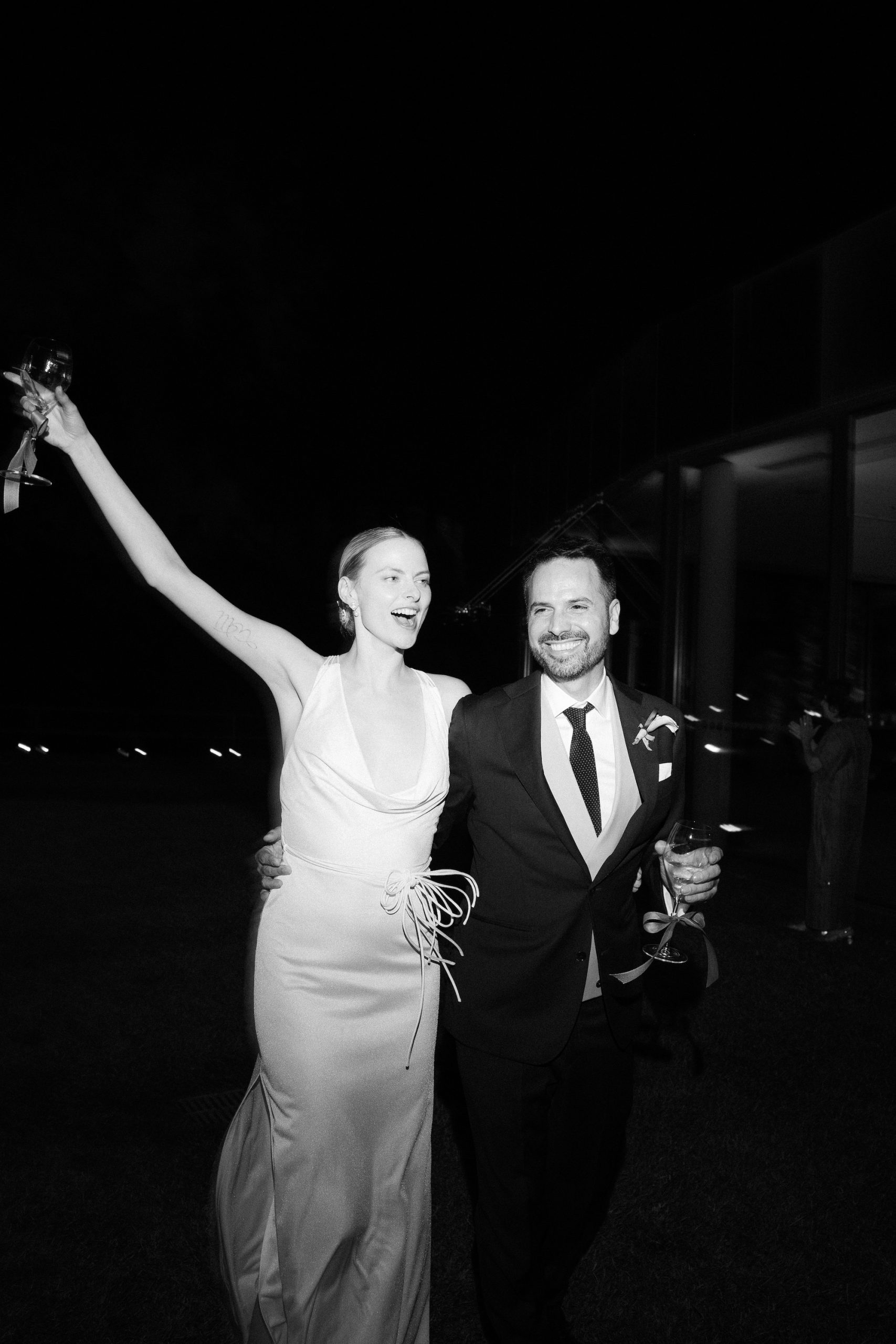 Vera Luijendijk en Riccardo Comazzi op hun bruiloft