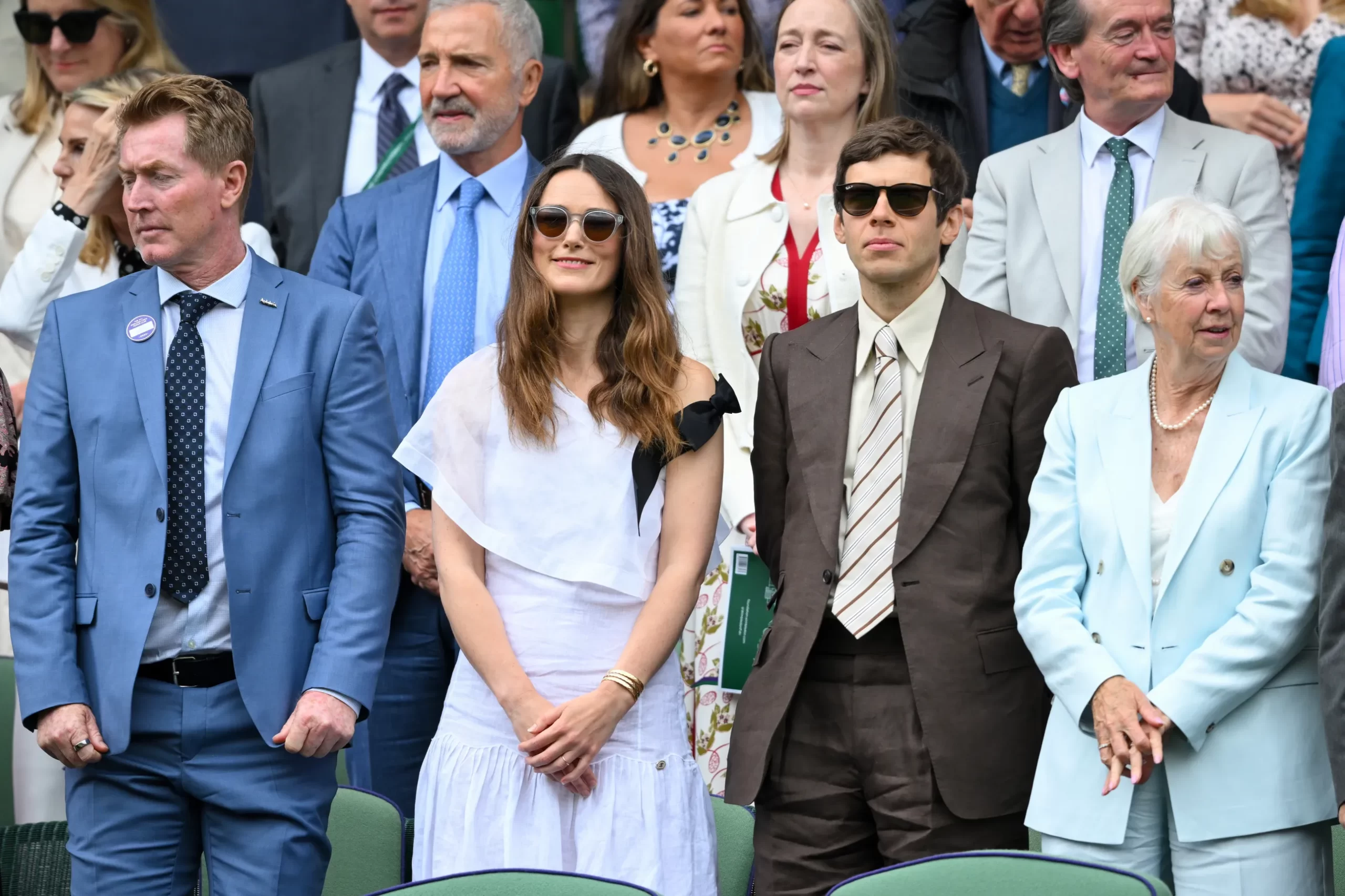 Keira Knightley en James Righton bij het Britse tennistoernooi