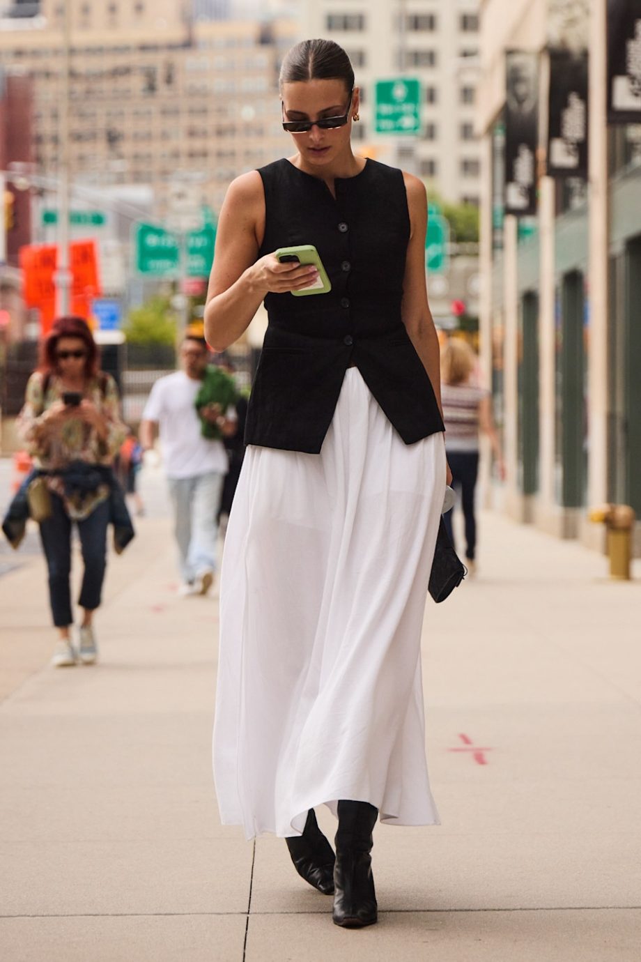 dit-kledingstuk-is-een-chic-alternatief-voor-shorts-deze-zomer-346402