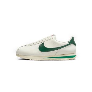 Nike Cortez in groen