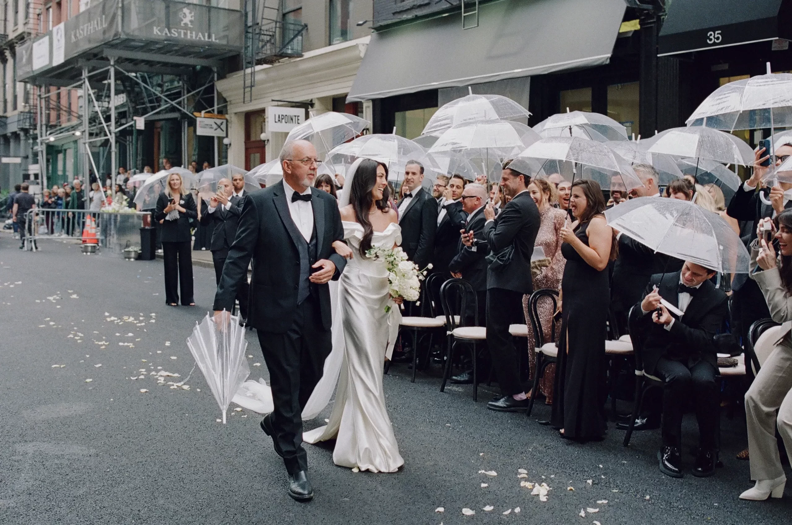 Deze bruid en bruidegom hadden een pop-up bruiloft in New York