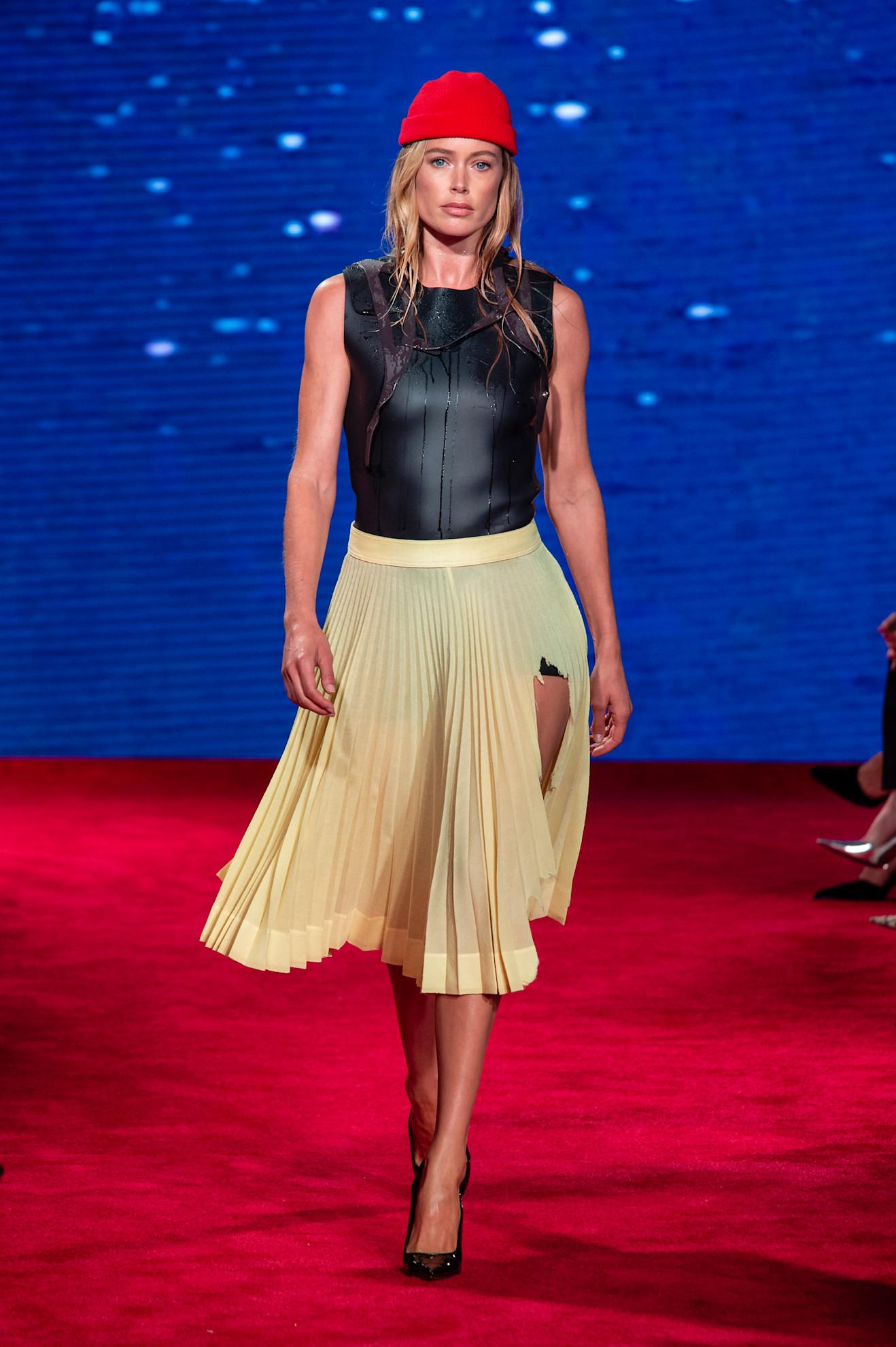 Doutzen Kroes op de catwalk bij Calvin Klein lente/zomer 2019