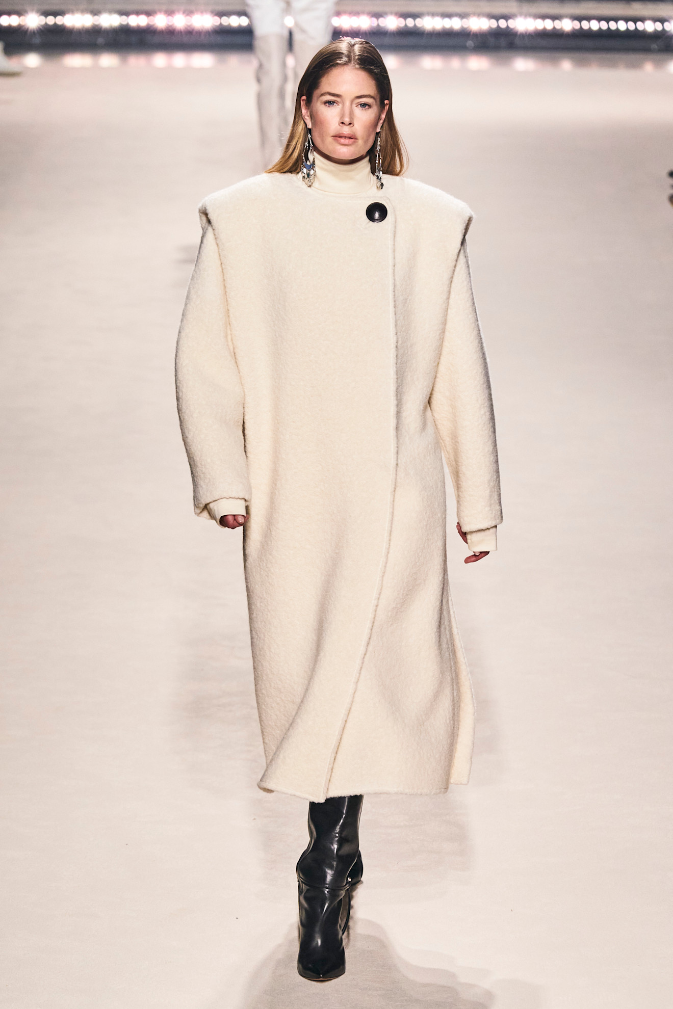 Doutzen Kroes op de catwalk bij Isabel Marant herfst/winter 2020