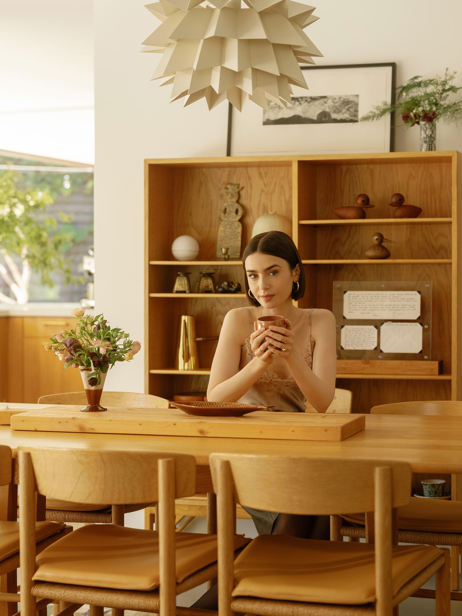 lily collins huistour 