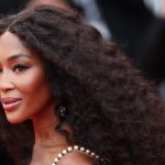 Naomi Campbell heeft een geweldig kapsel om te proberen als je 50-plus bent