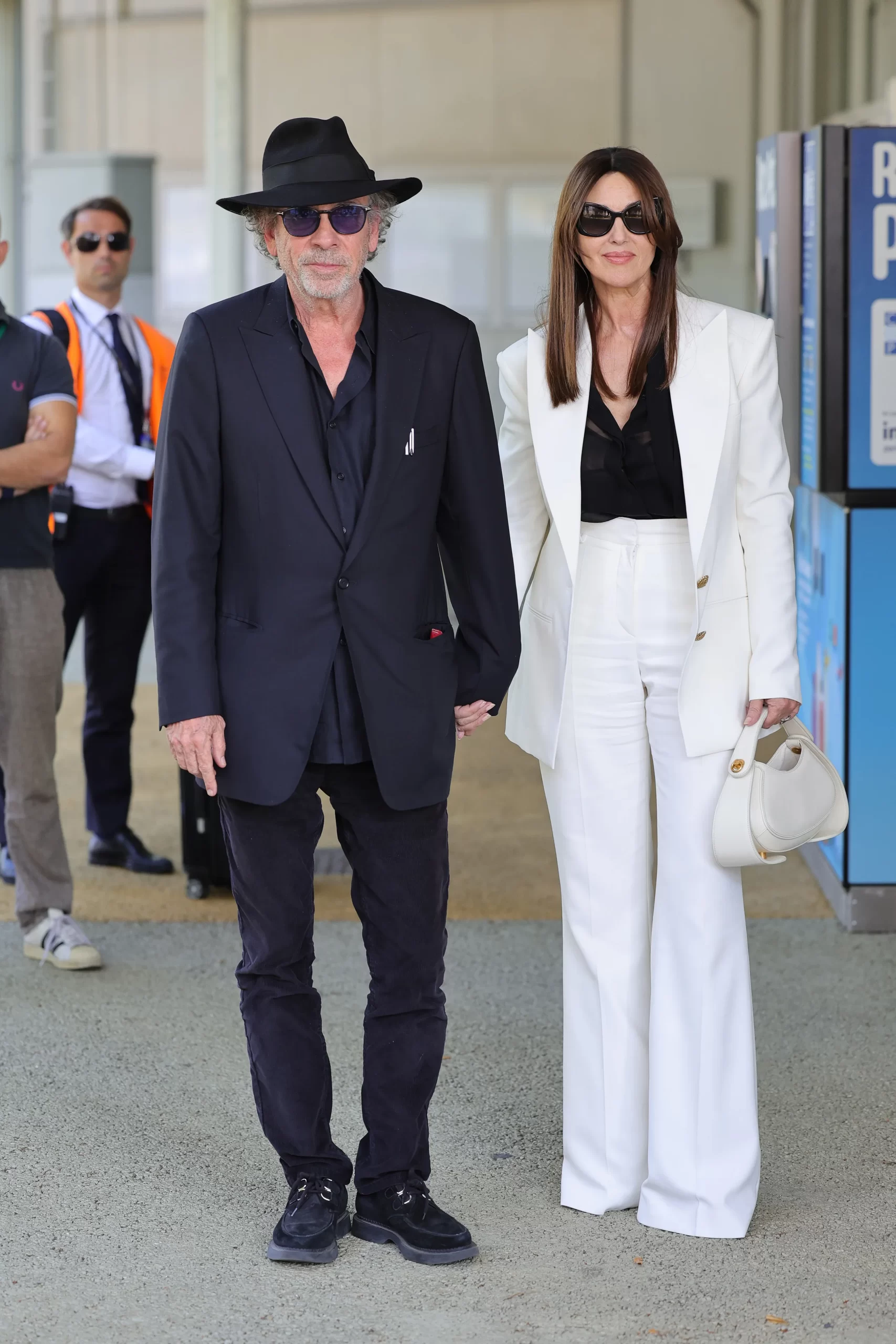 Tim Burton en Monica Bellucci bij het filmfestival van Venetië 2024