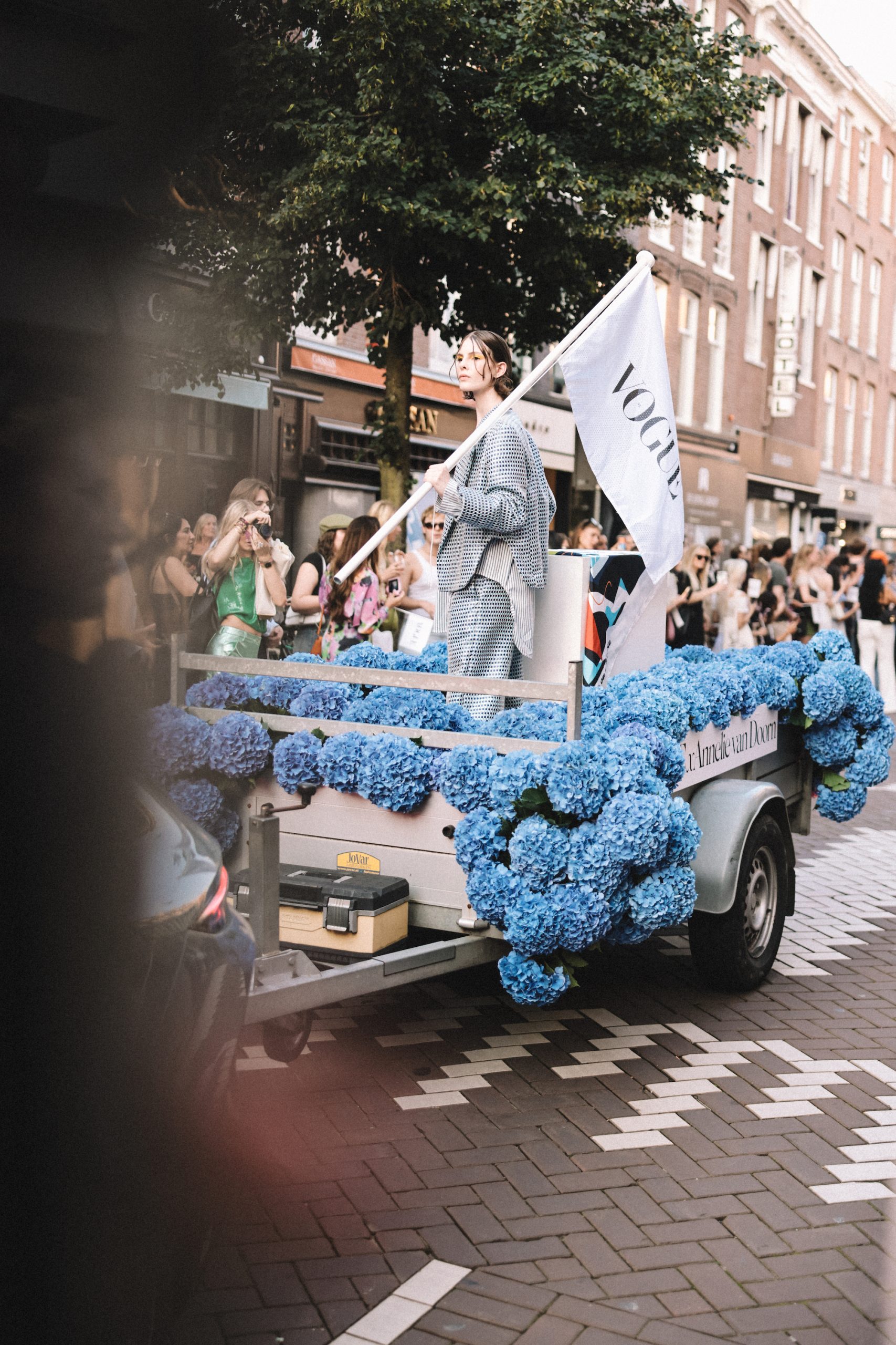 De fashion parade tijdens Vogue Downtown 2024