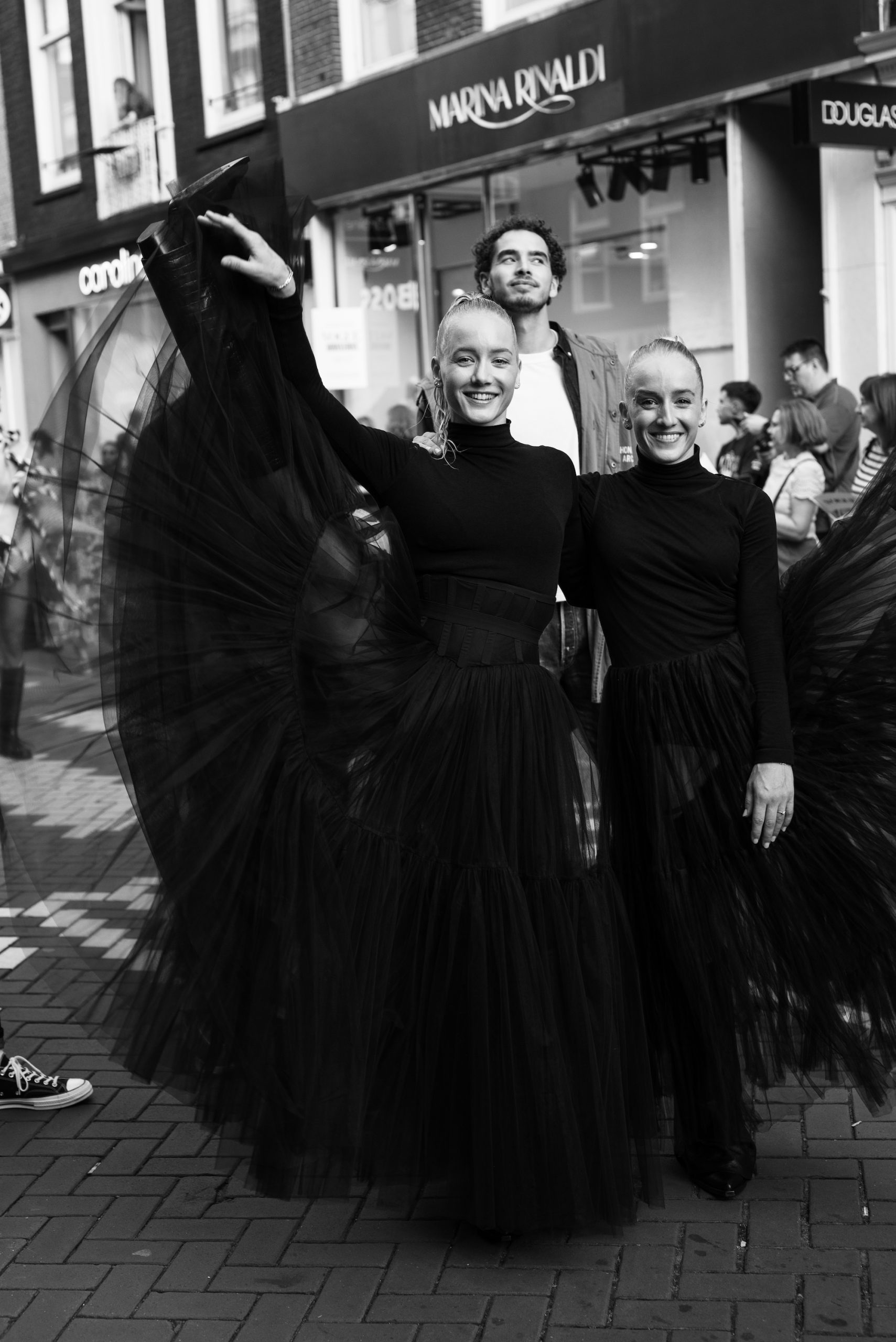 De fashion parade tijdens Vogue Downtown 2024