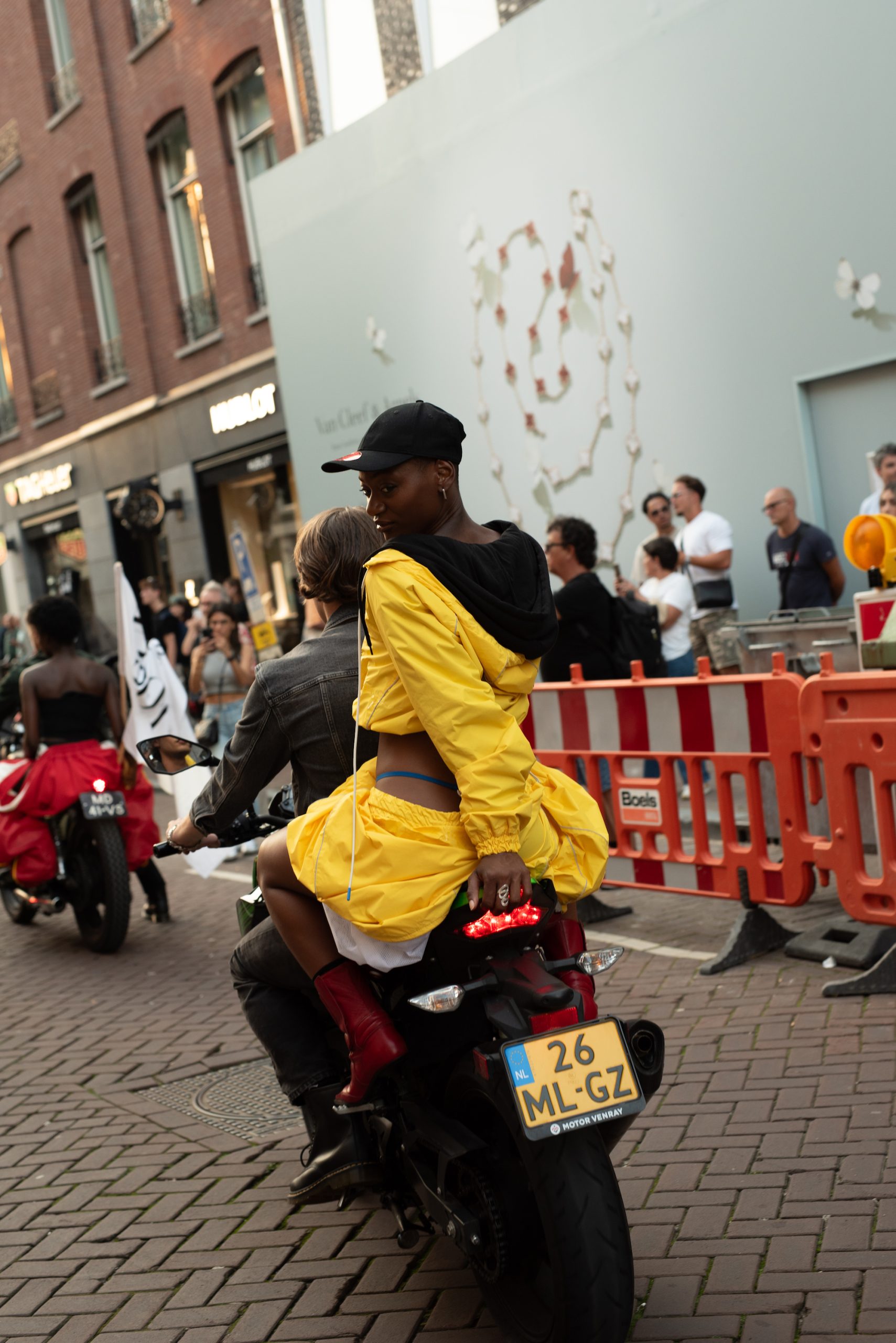 De fashion parade tijdens Vogue Downtown 2024