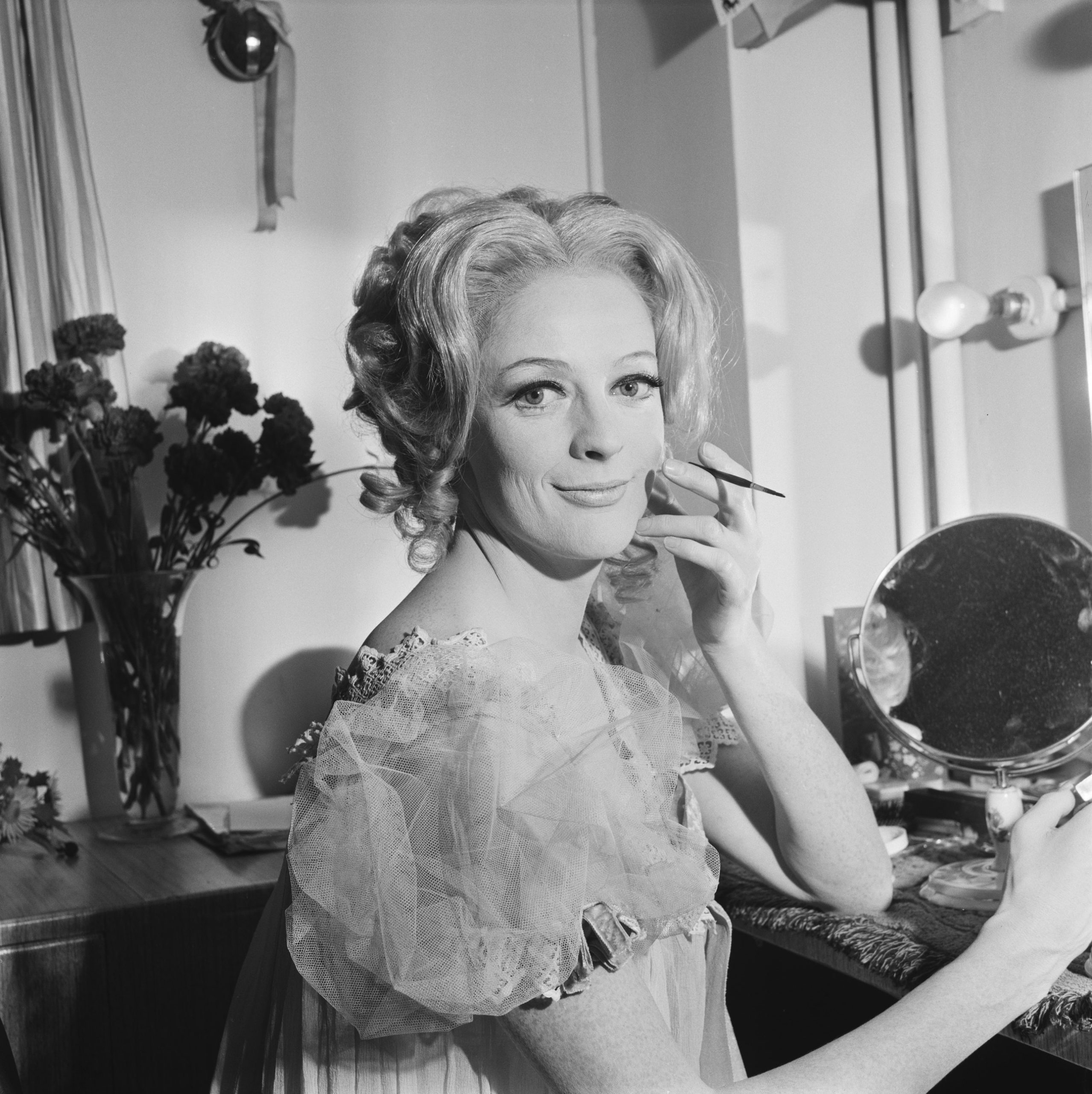 In 1967, in haar kleedkamer backstage bij 'The Old' Vic in het Londense West End. 