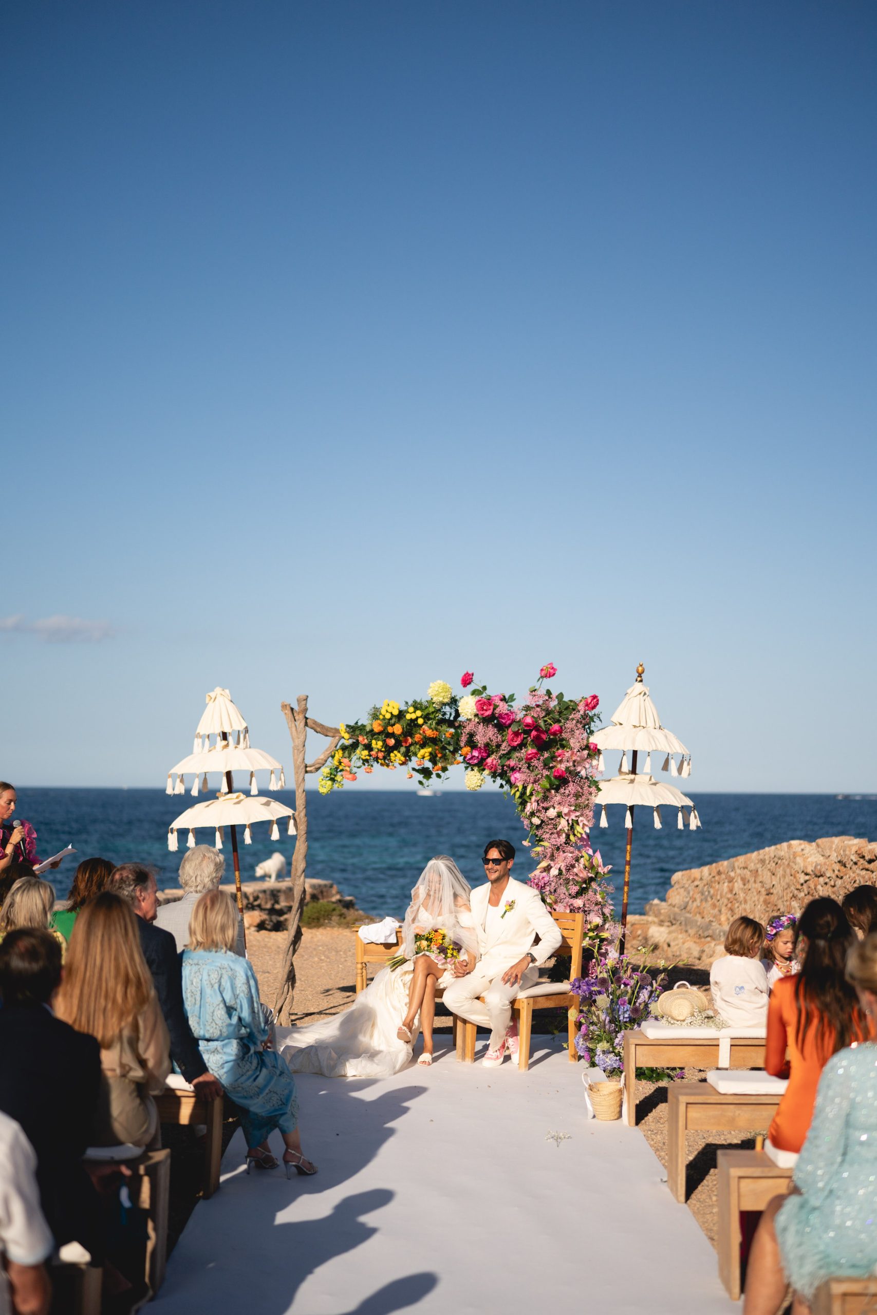 De bruiloft van Lizzy van der Ligt en Yuki Kempees