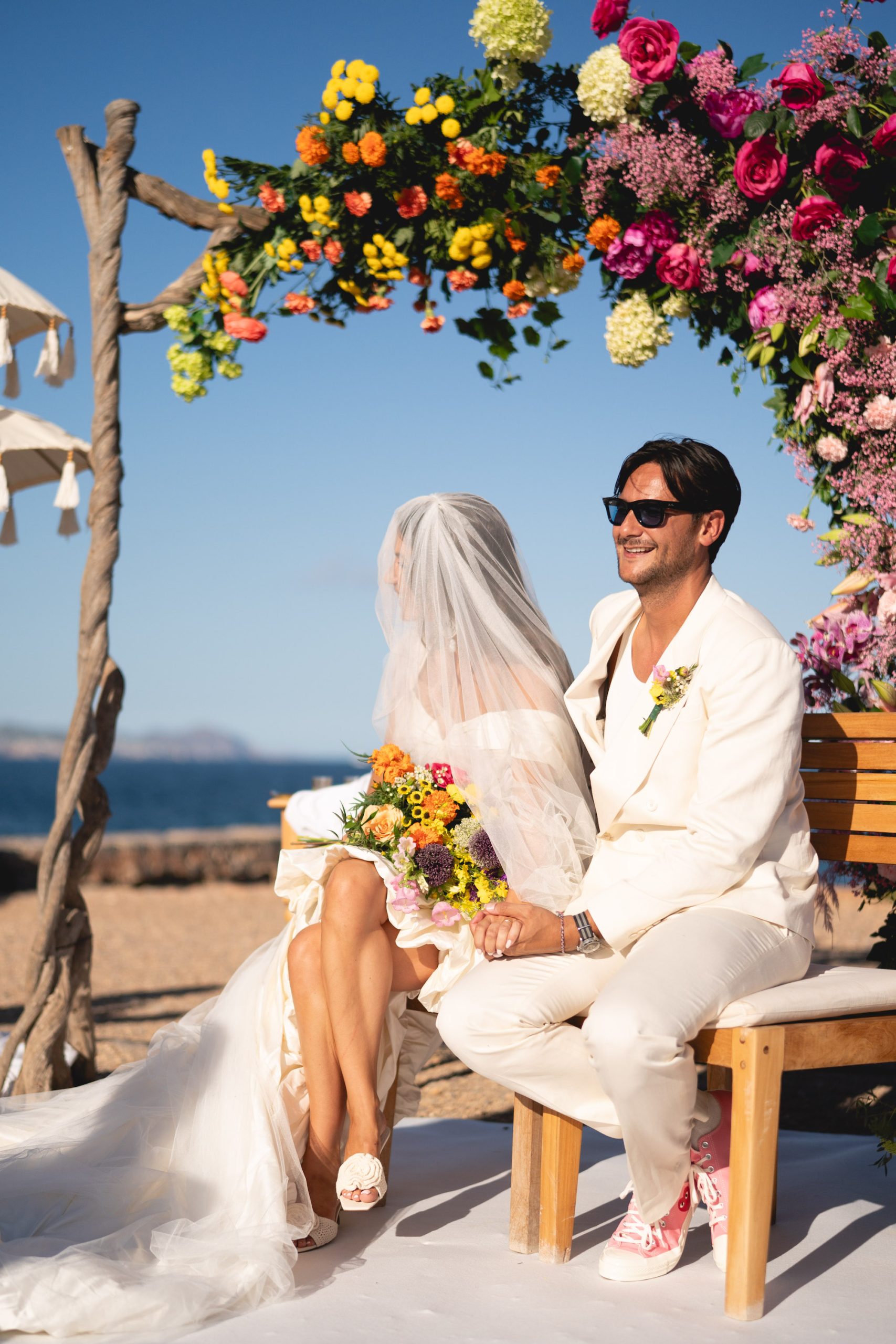 De bruiloft van Lizzy van der Ligt en Yuki Kempees