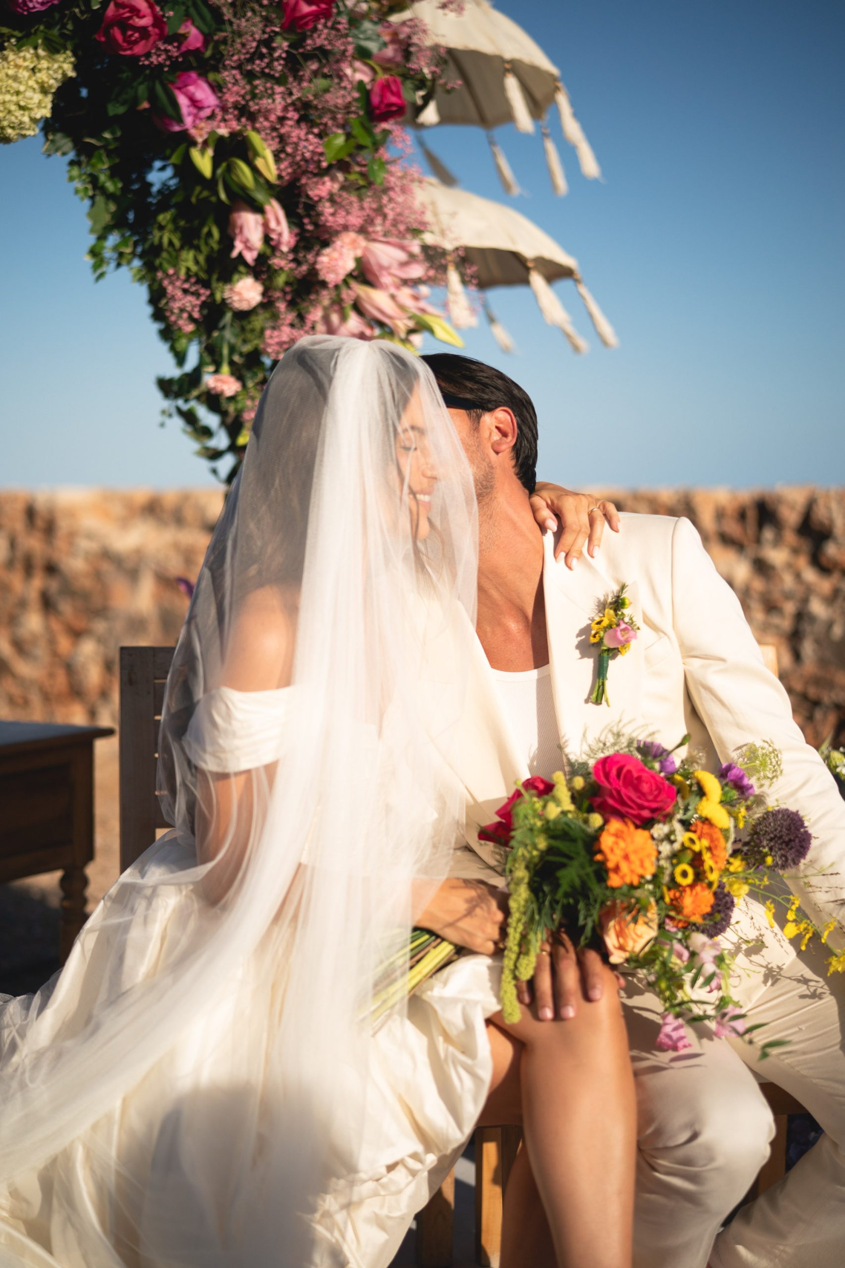 De bruiloft van Lizzy van der Ligt en Yuki Kempees