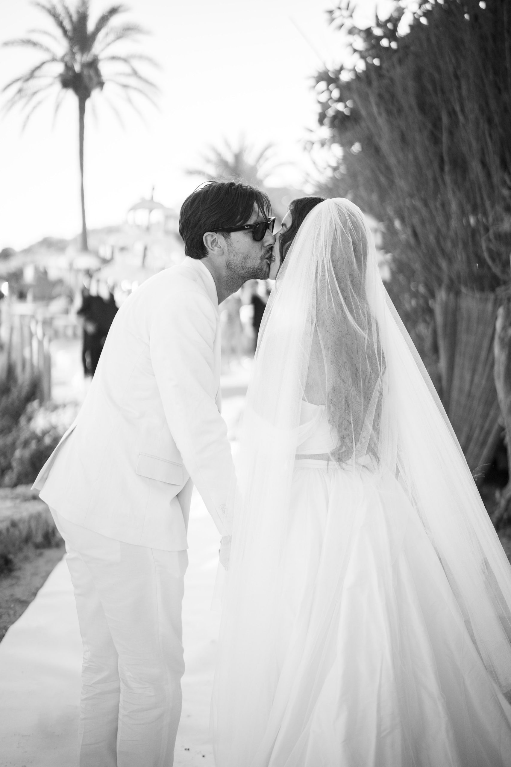 De bruiloft van Lizzy van der Ligt en Yuki Kempees