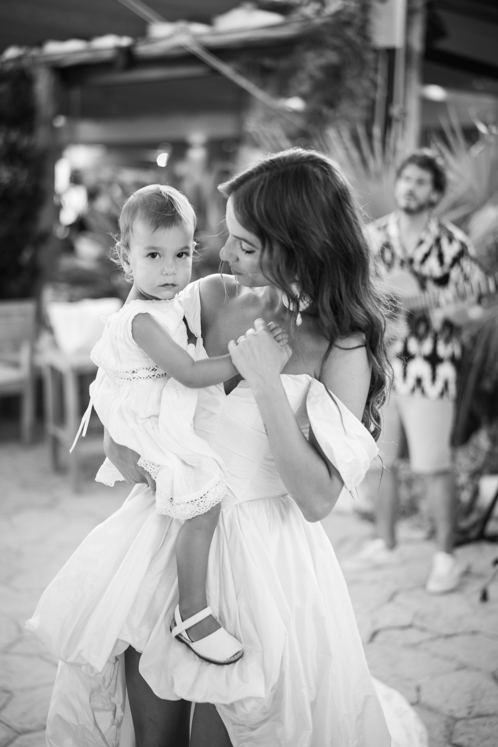 De bruiloft van Lizzy van der Ligt en Yuki Kempees