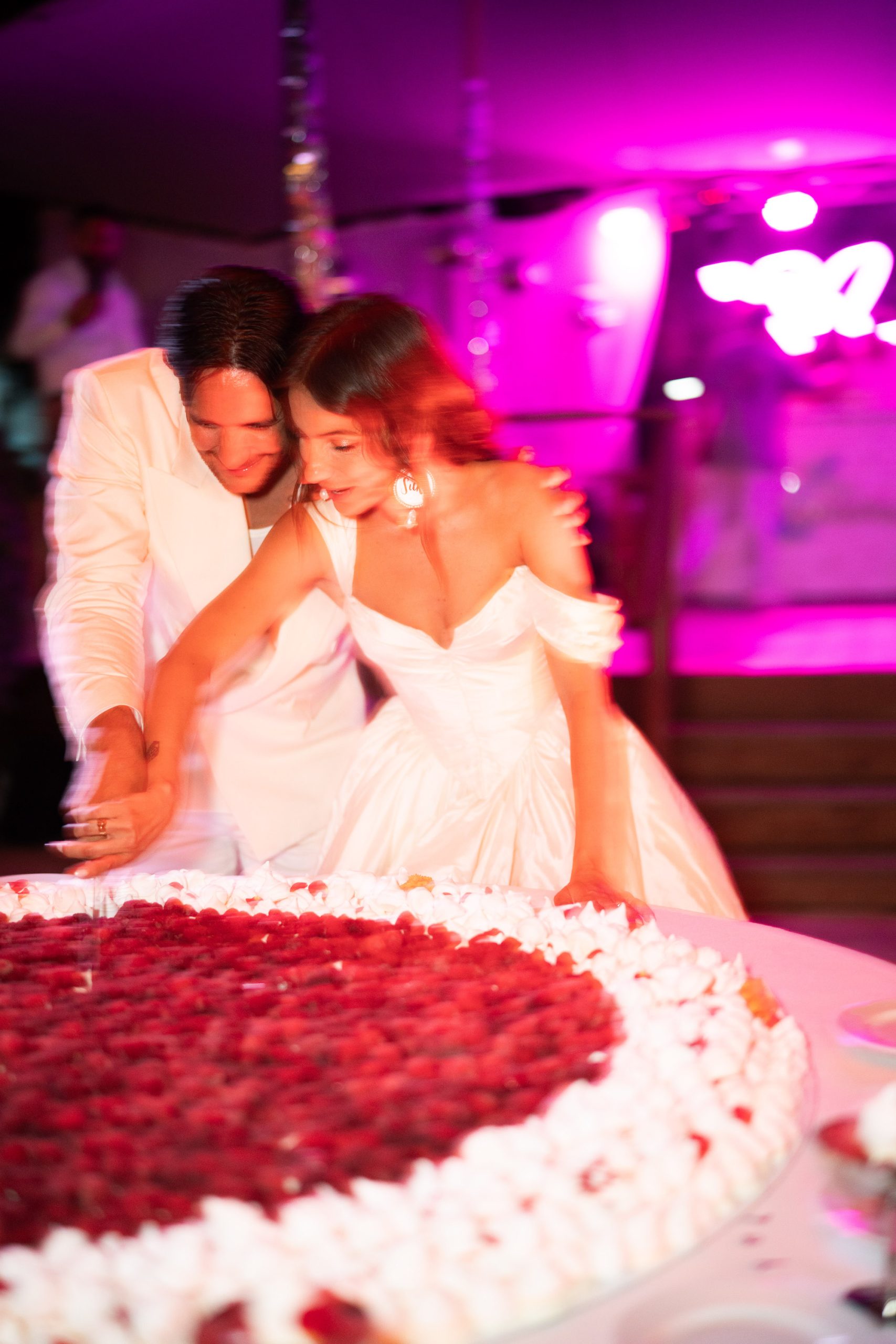 De bruiloft van Lizzy van der Ligt en Yuki Kempees