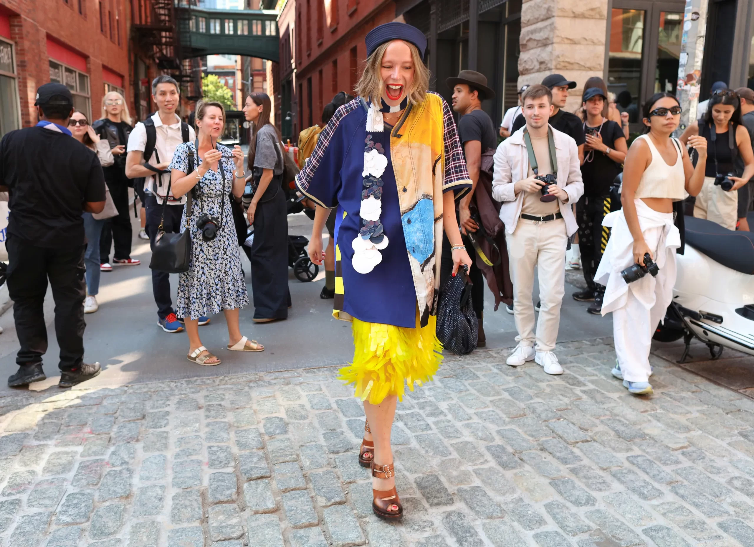 Een streetstylelook tijdens NYFW SS25