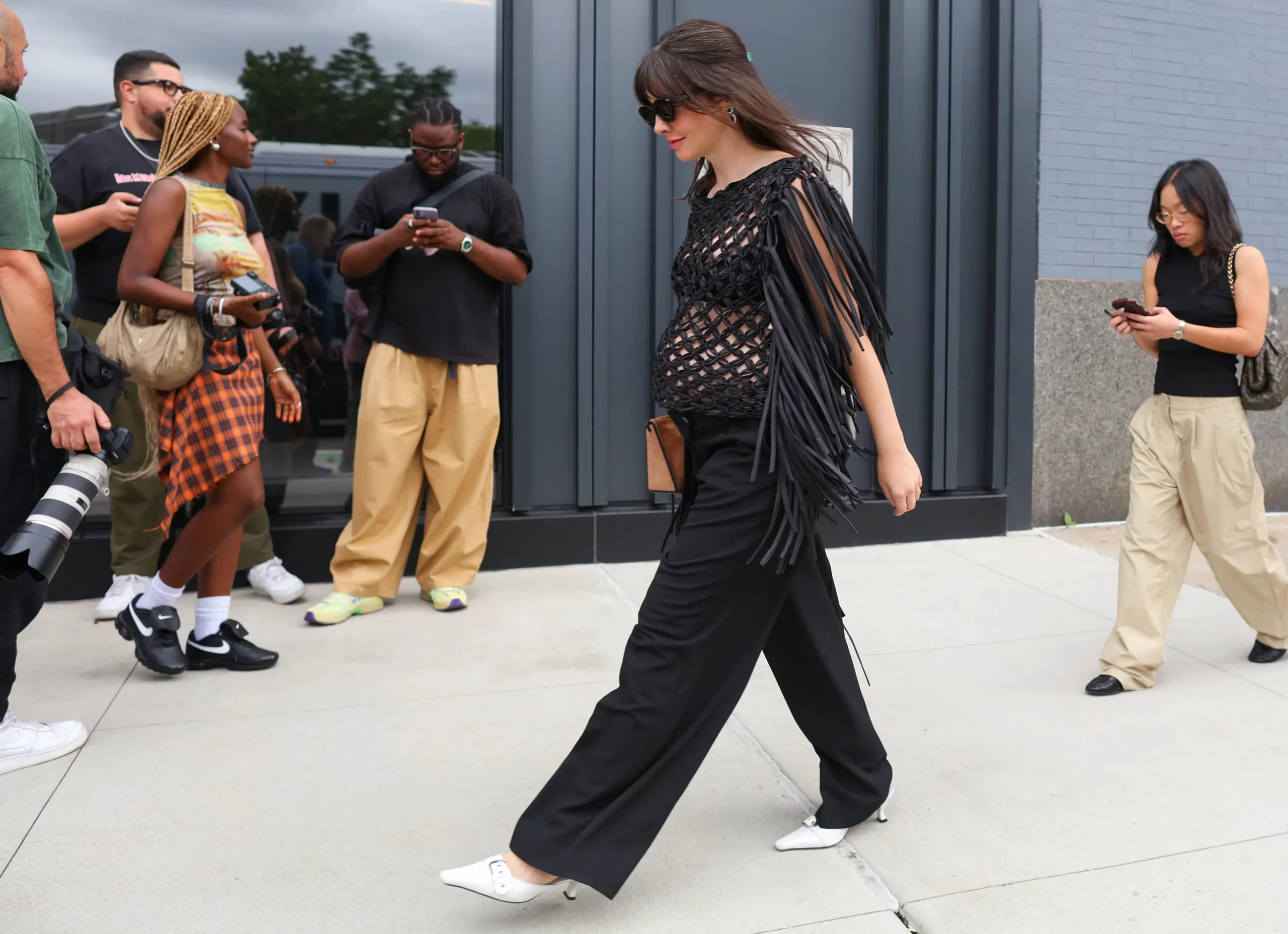 Een streetstylelook tijdens NYFW SS25