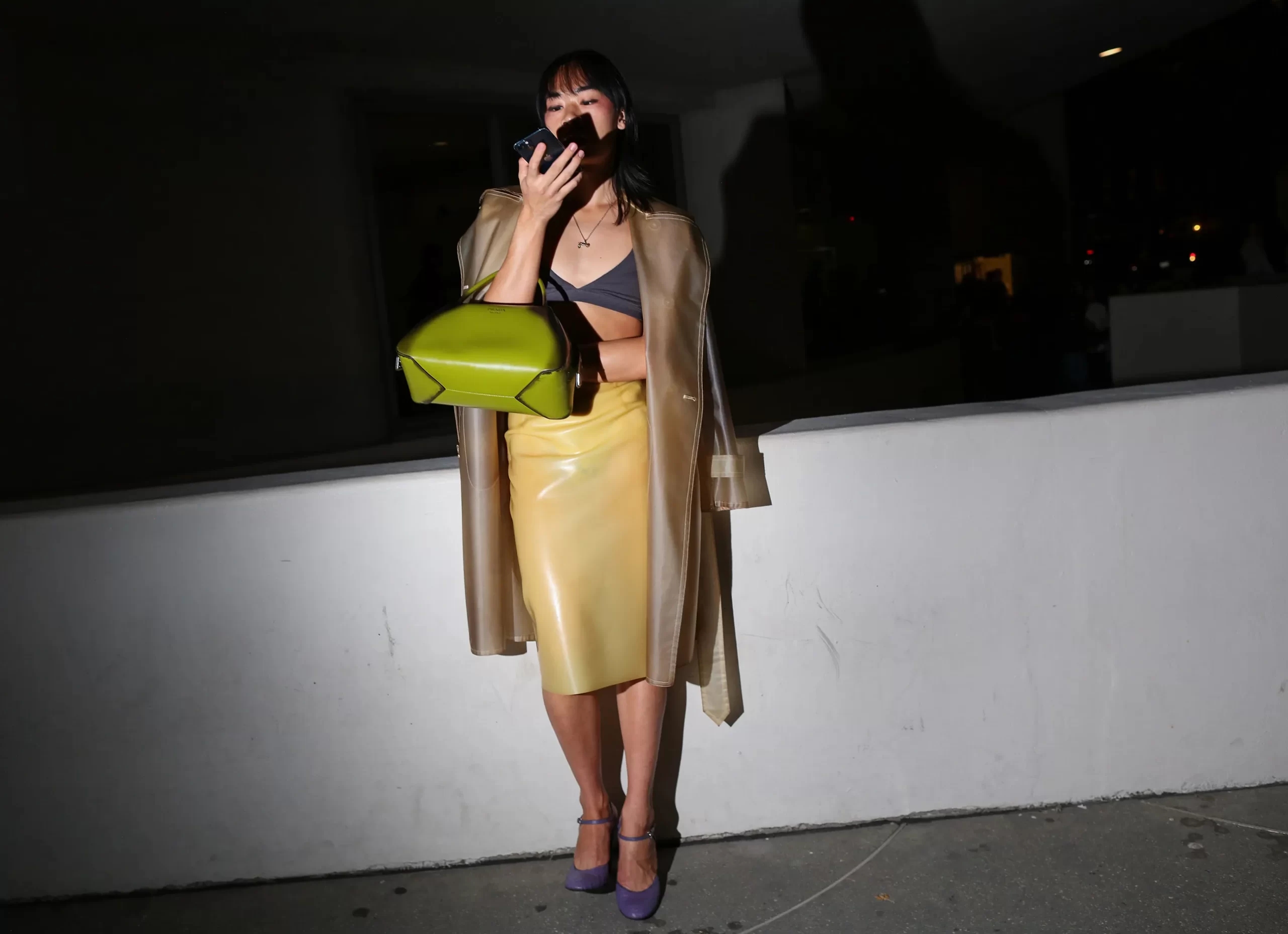 Een streetstylelook tijdens NYFW SS25