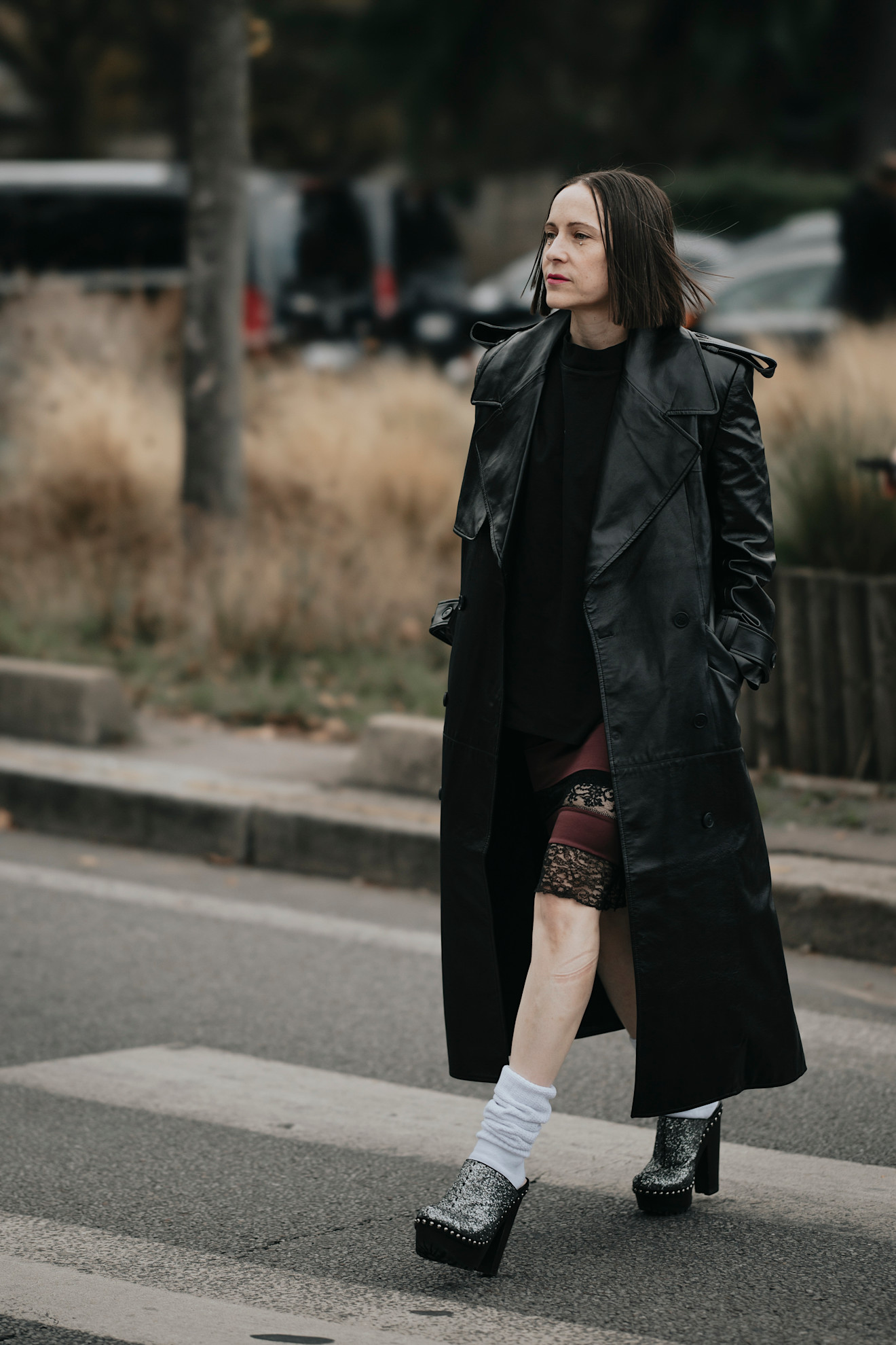 sokken in klompen tijdens Paris Fashion Week