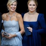 Koningin Máxima en prinses Amalia tijdens een diner op Paleis Noordeinde