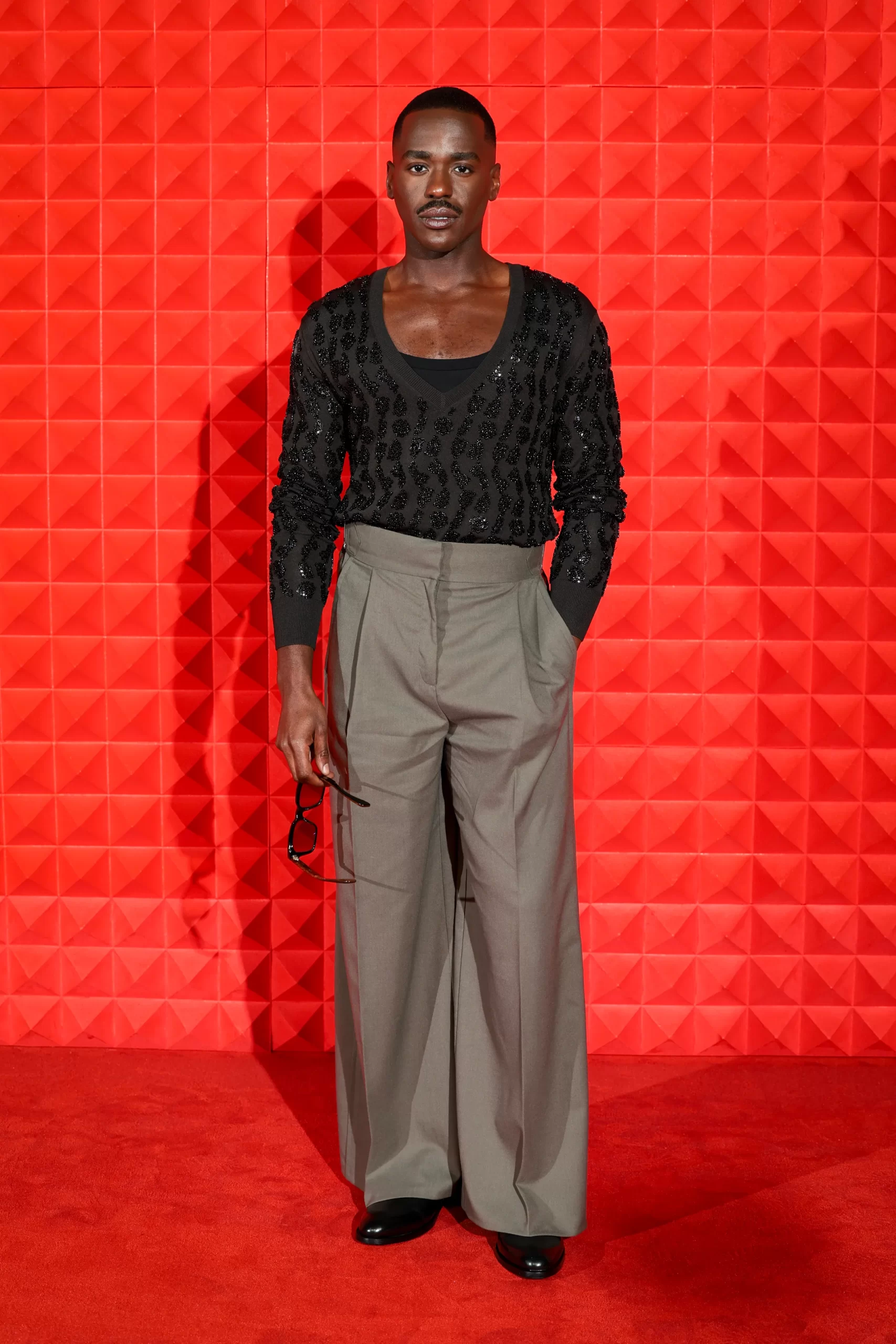 Ncuti Gatwa bij de H&M x Charli XCX-party is een van de beroemdheden tijdens London Fashion Week lente/zomer 2025