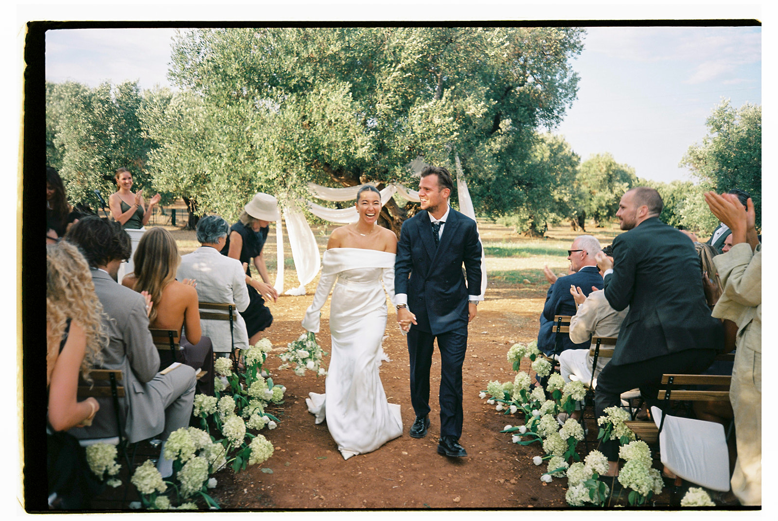 Benthe Liem en Isidoor van Esch op hun bruiloft