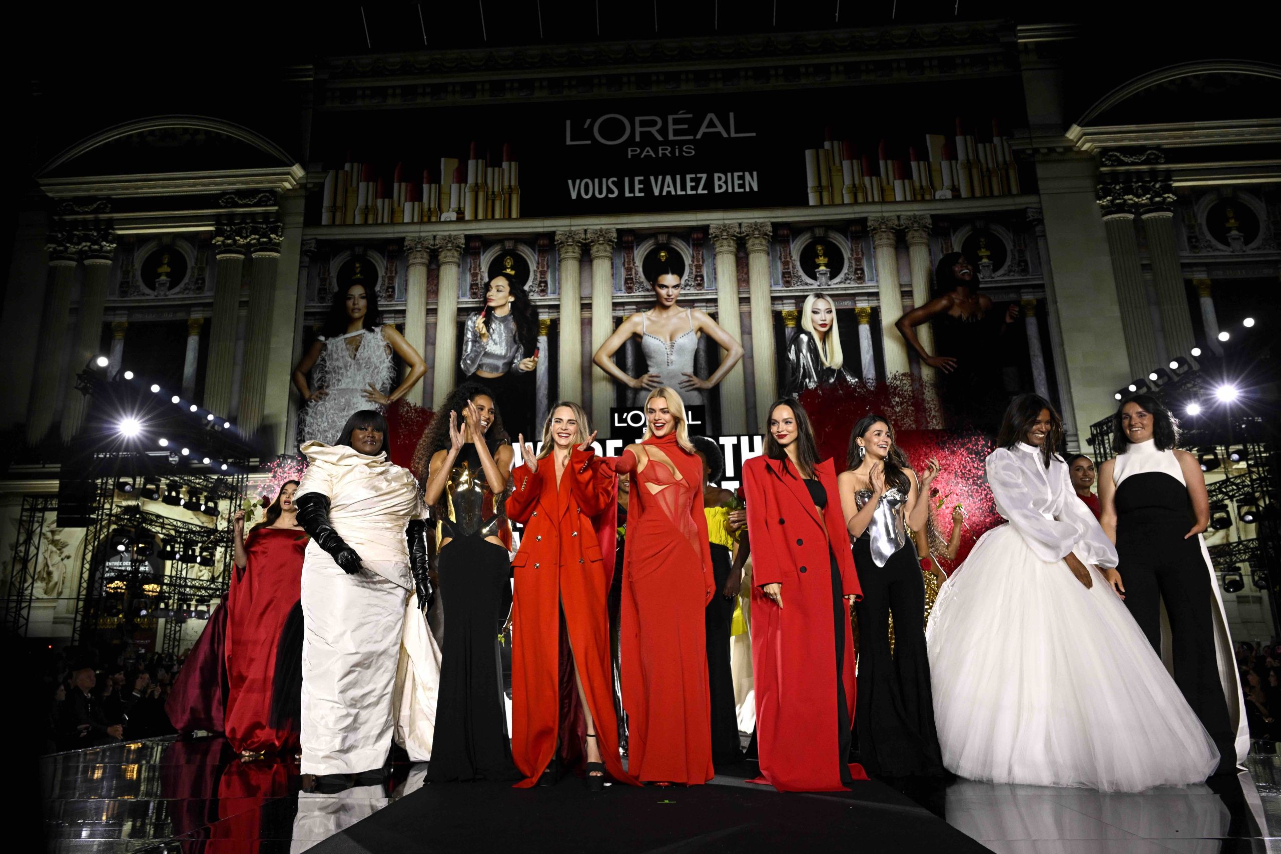 Le Défilé L'Oréal Paris met Kendall Jenner