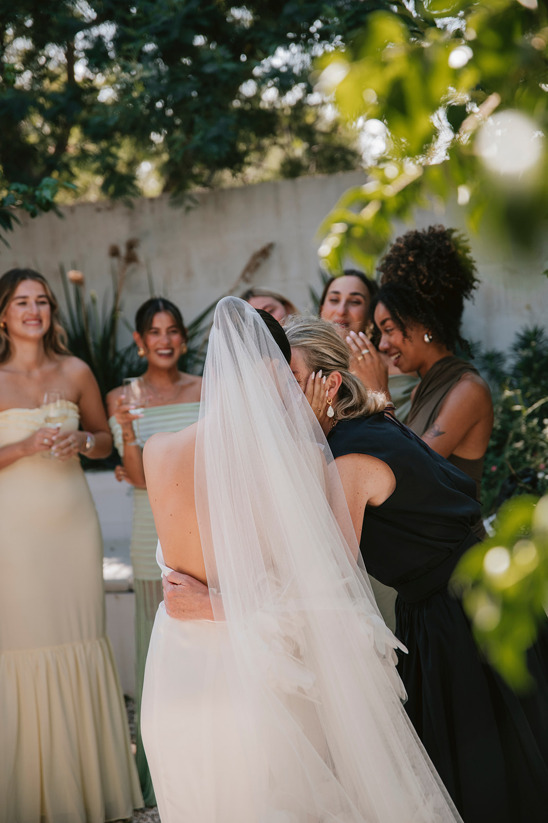 Liems first look met vriendinnen