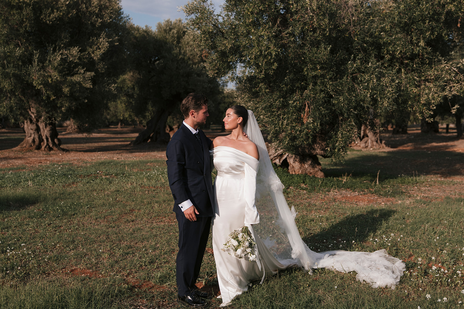 Benthe Liem en Isidoor van Esch op hun bruiloft