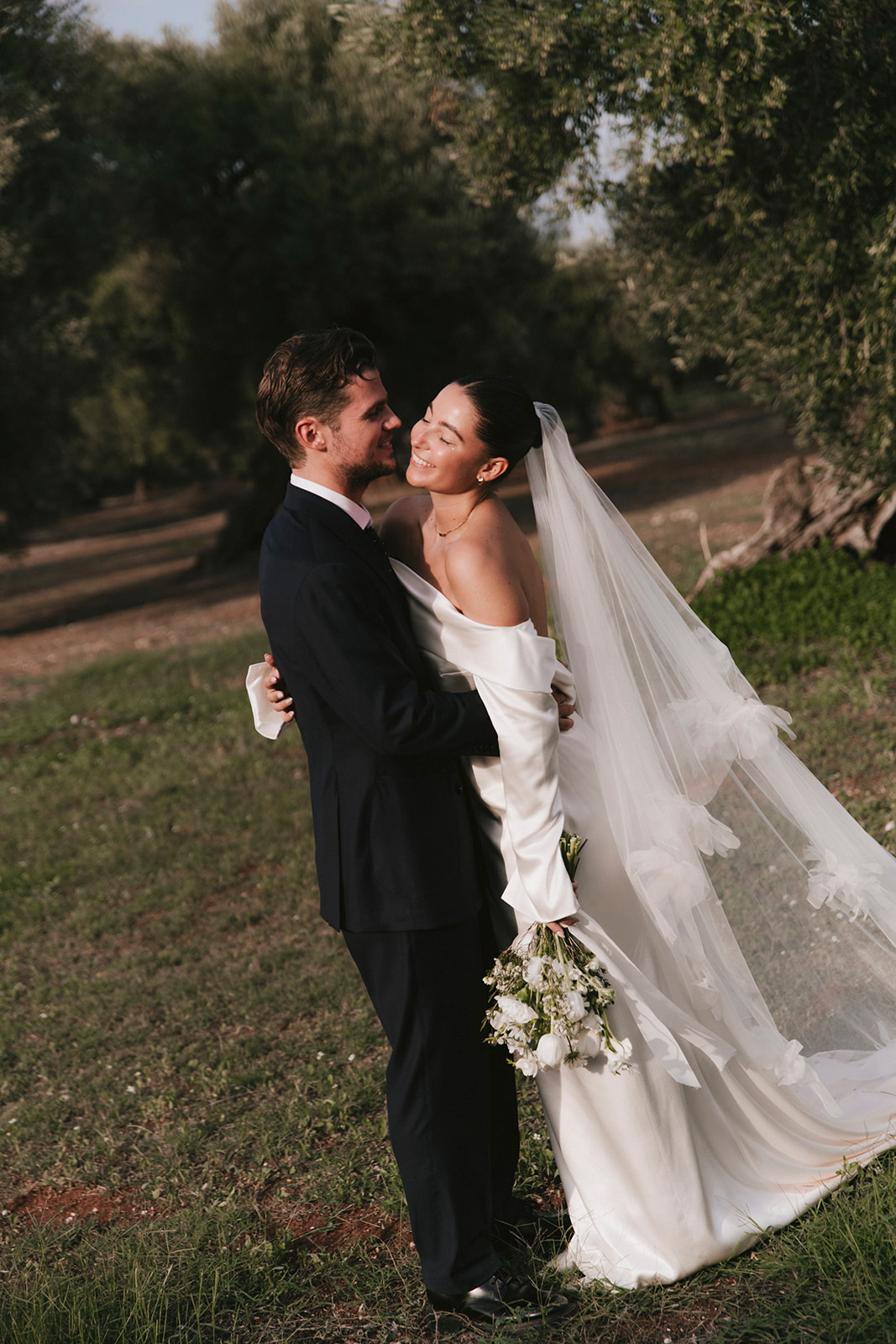 Benthe Liem en Isidoor van Esch op hun bruiloft