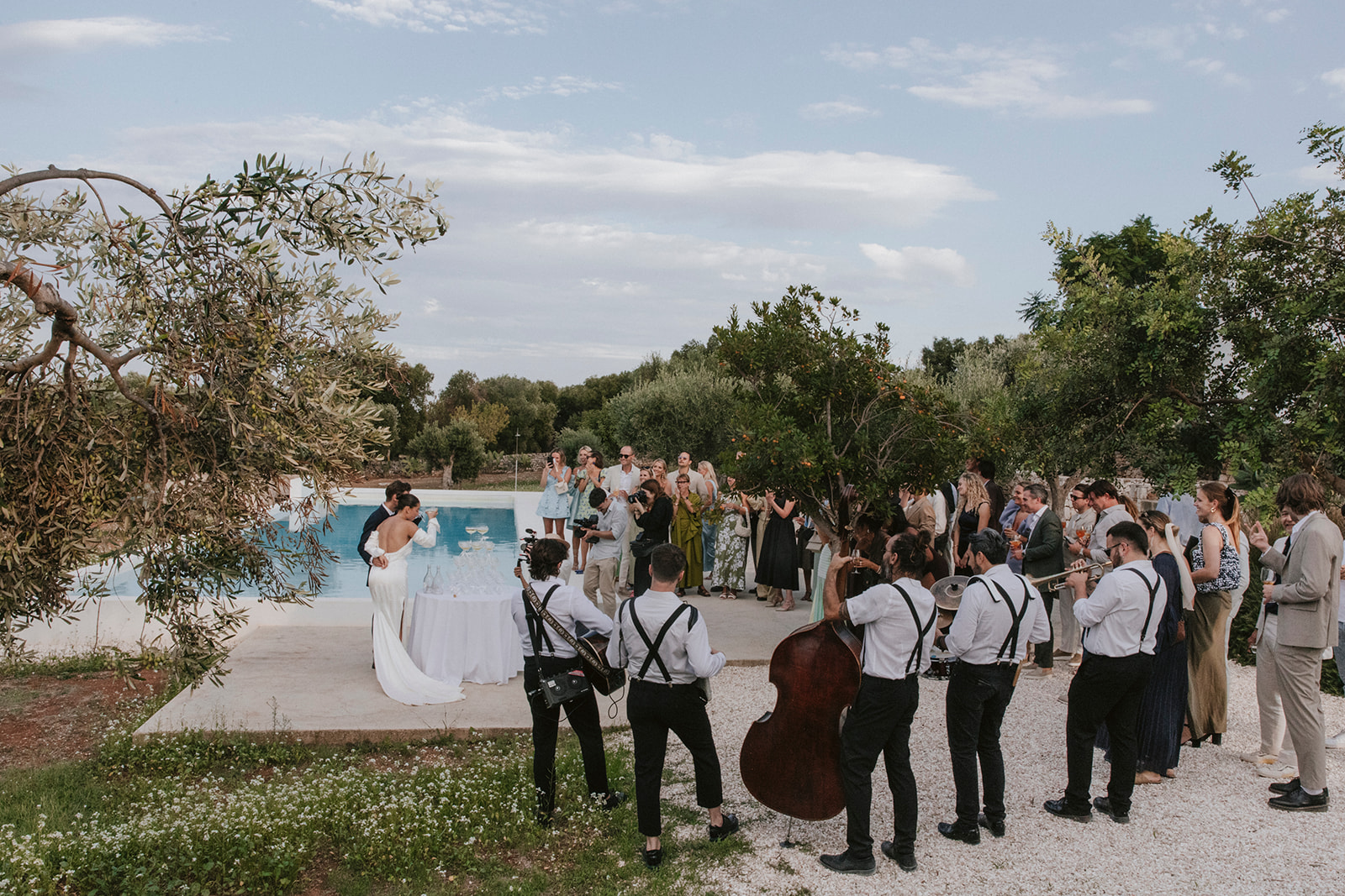 De bruiloft van Benthe Liem en Isidoor van Esch