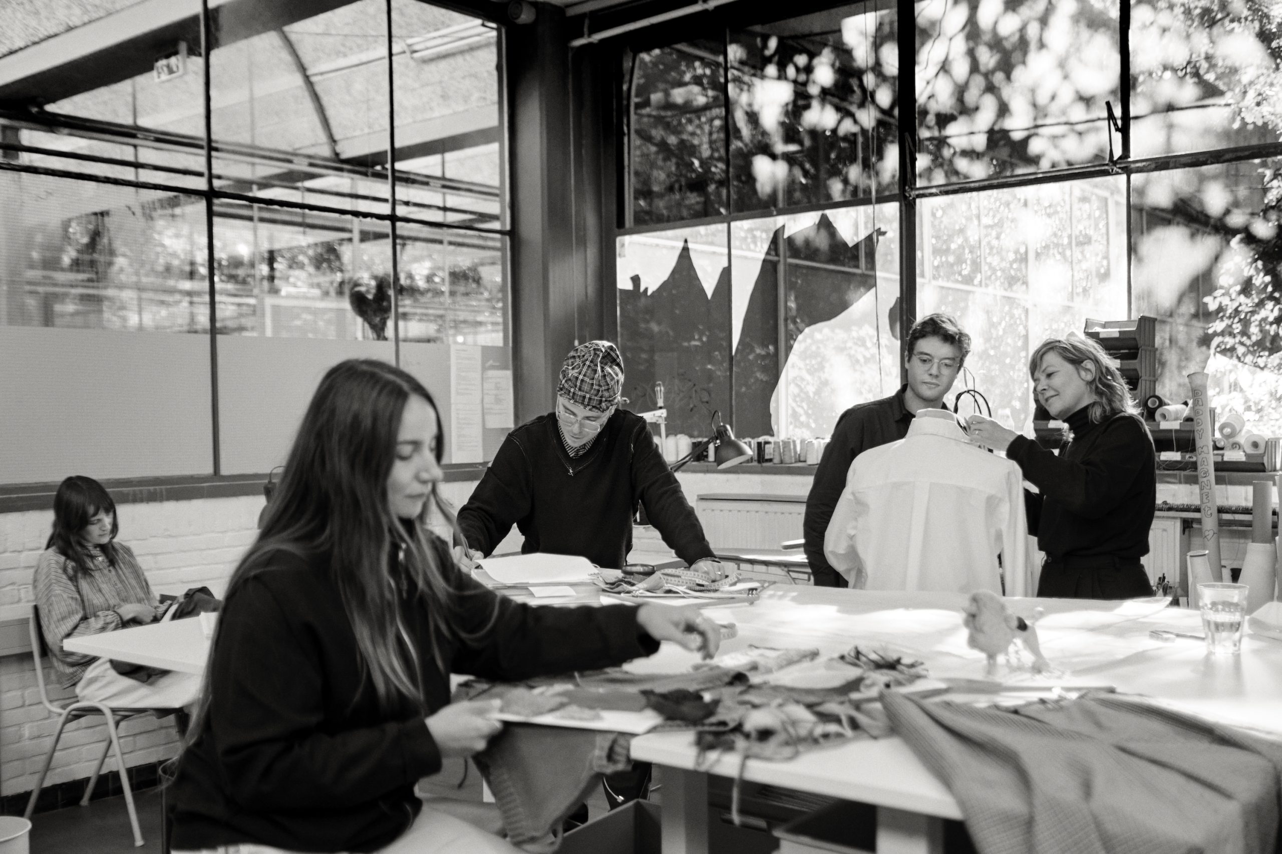 Het atelier van Camiel Fortgens, winnaar van het Mode Stipendium 2024