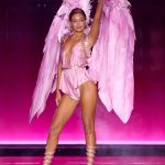 Bella en Gigi Hadid lopen Victoria's Secret Fashion Show 2024