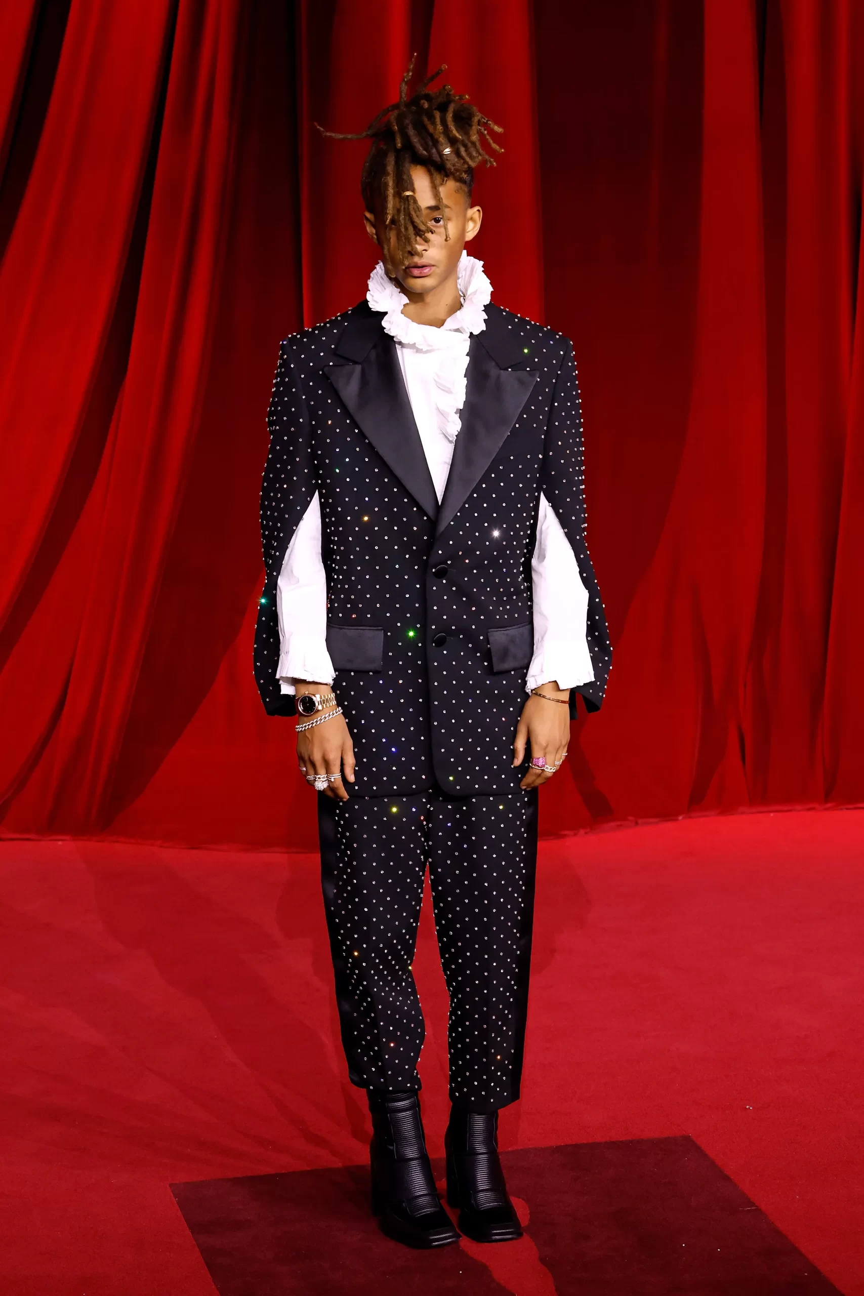 Jaden Smith in Louis Vuitton bij het Academy Museum Gala 2024