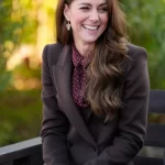 Kate Middleton keert terug naar haar publieke taken in elegante herfstlook