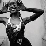 Model Maty Fall in Milaan voor Vogue Nederland