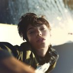 Model met een stralende huid of ook wel glass skin