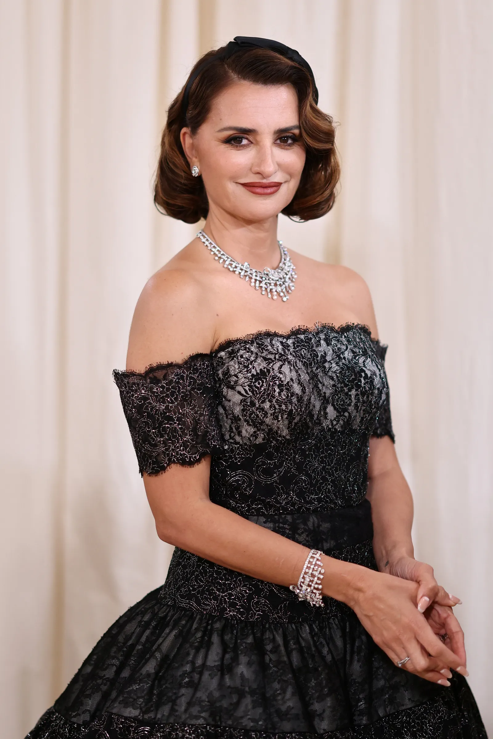 Penelope Cruz met microbob