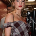 Taylor Swift glitter freckles
